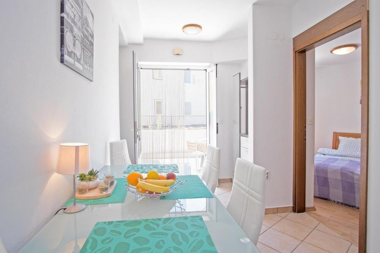 Apartment Polo Vrbnik Buitenkant foto